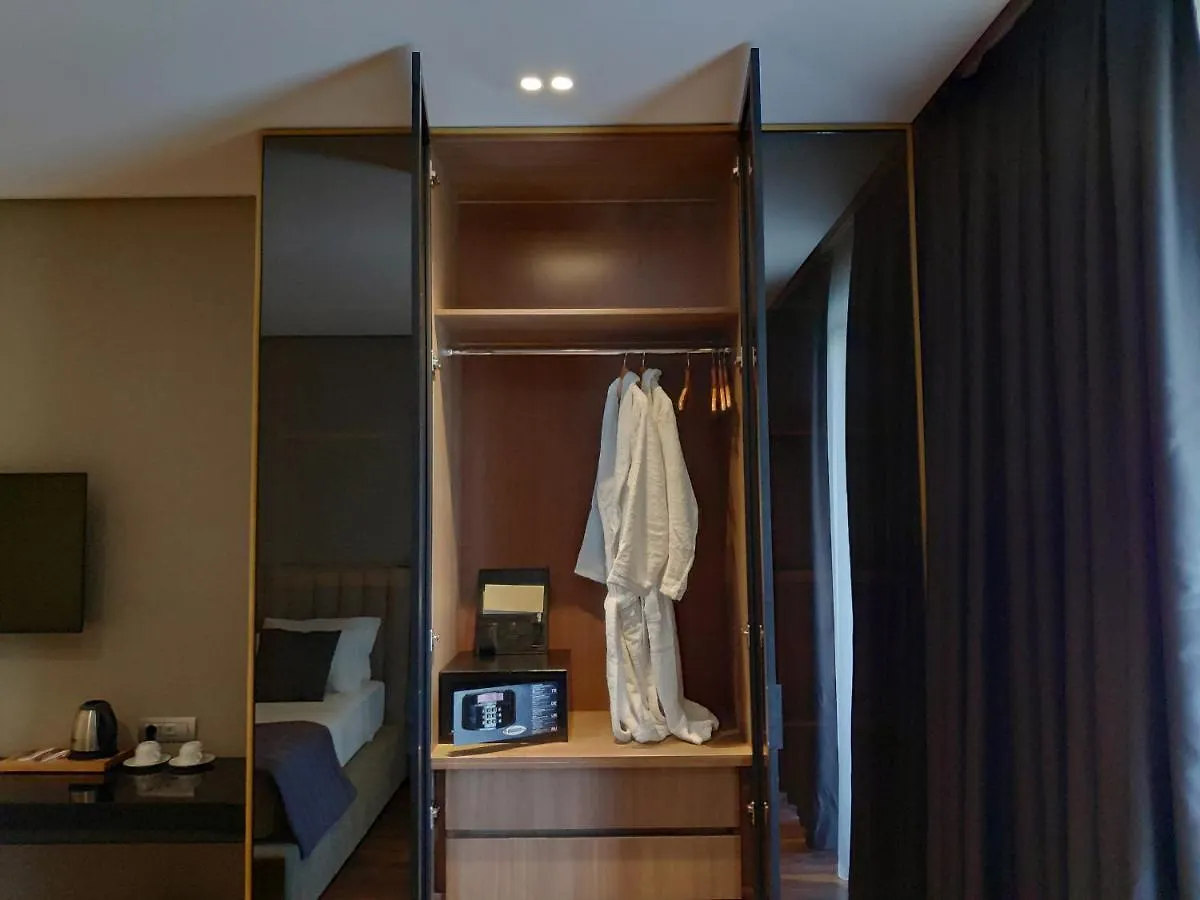 Supreme Hotel Golem  Golem (Tirana)